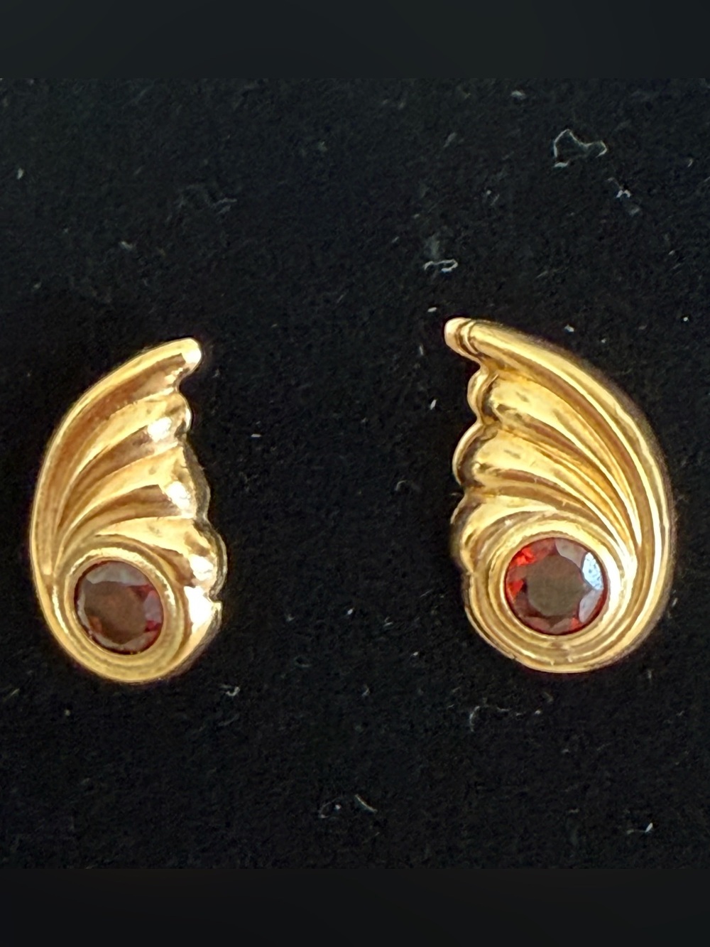 Vintage 14k Gold Wing Stud Earrings with garnet | Women Jewelry
